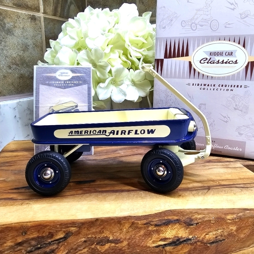 Hallmark Kiddie Car Classics  Sidewalk Cruiser 1935 American Airflow Coaster